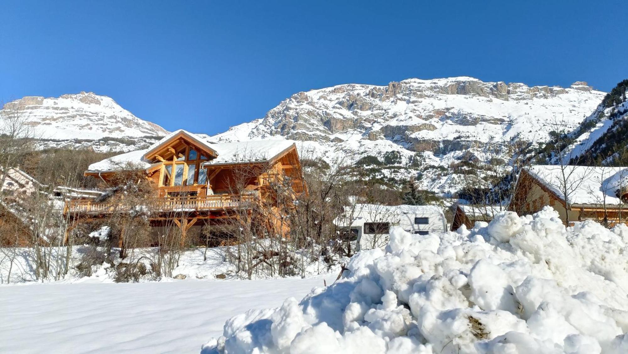 Bed and Breakfast Les Cabris Pelvoux Екстер'єр фото